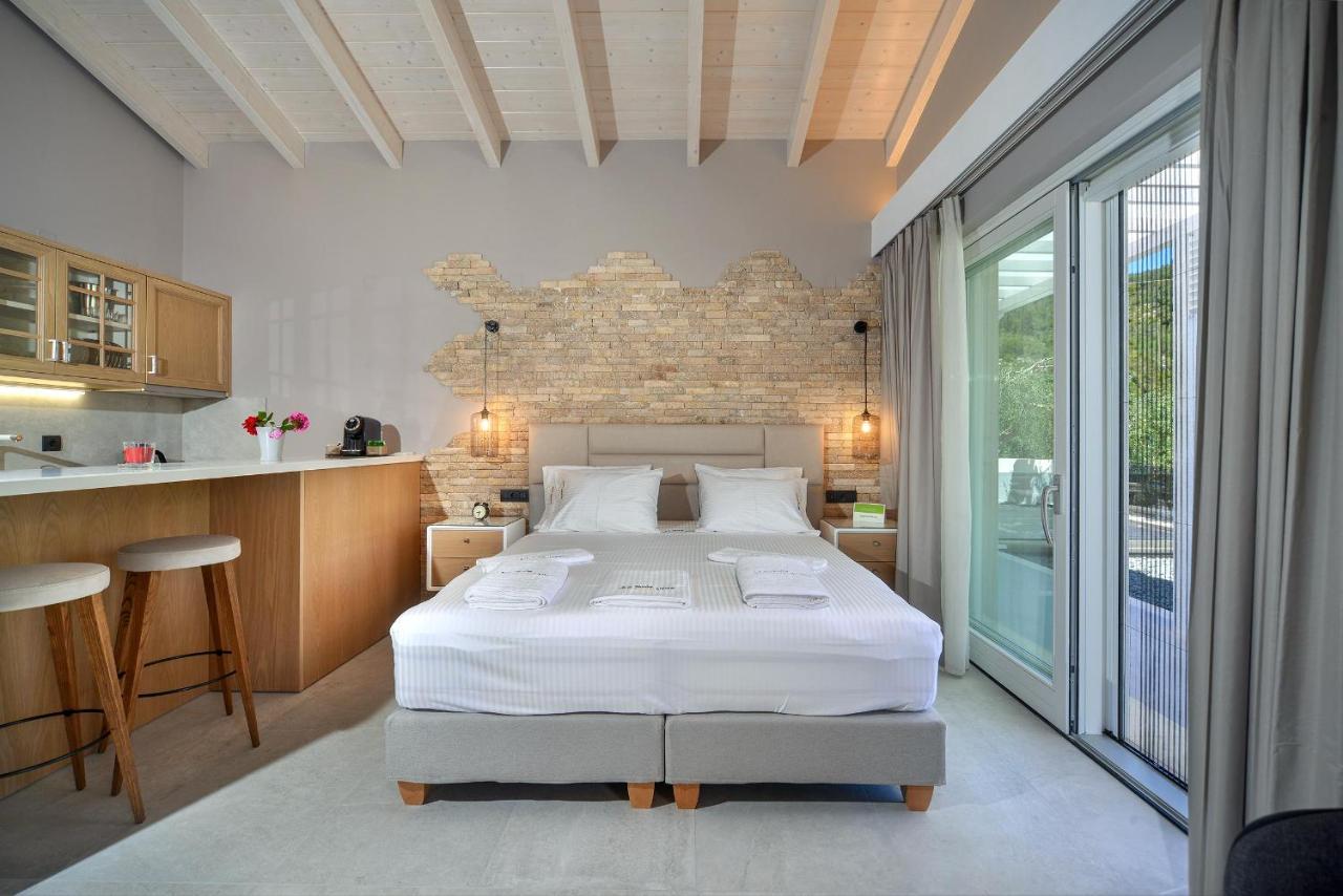 Paxos Luxury Living Junior Suites 盖奥斯 外观 照片