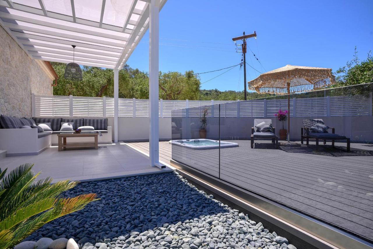 Paxos Luxury Living Junior Suites 盖奥斯 外观 照片