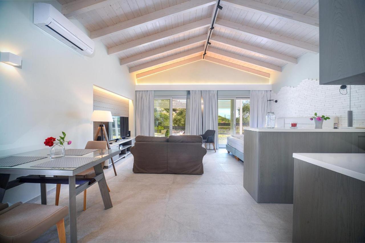 Paxos Luxury Living Junior Suites 盖奥斯 外观 照片