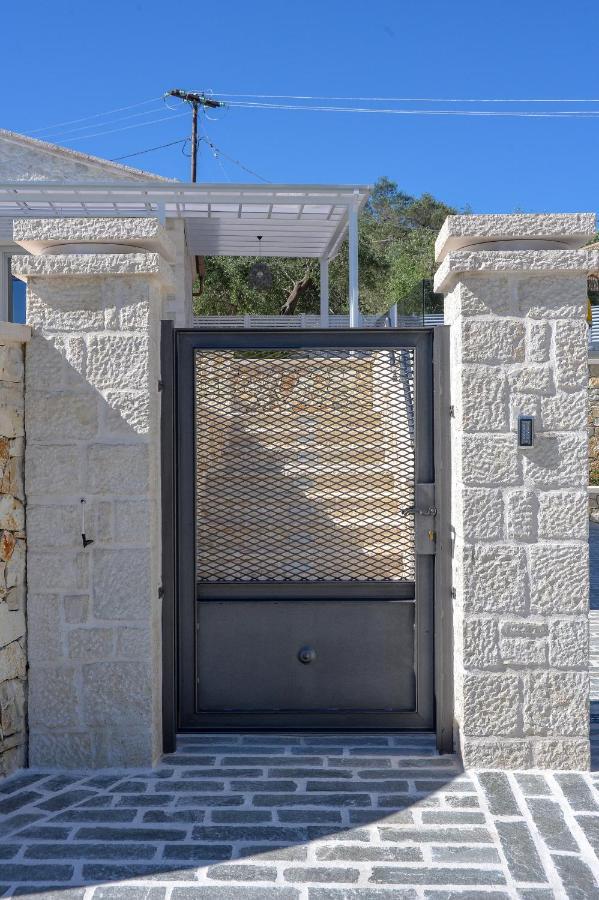 Paxos Luxury Living Junior Suites 盖奥斯 外观 照片