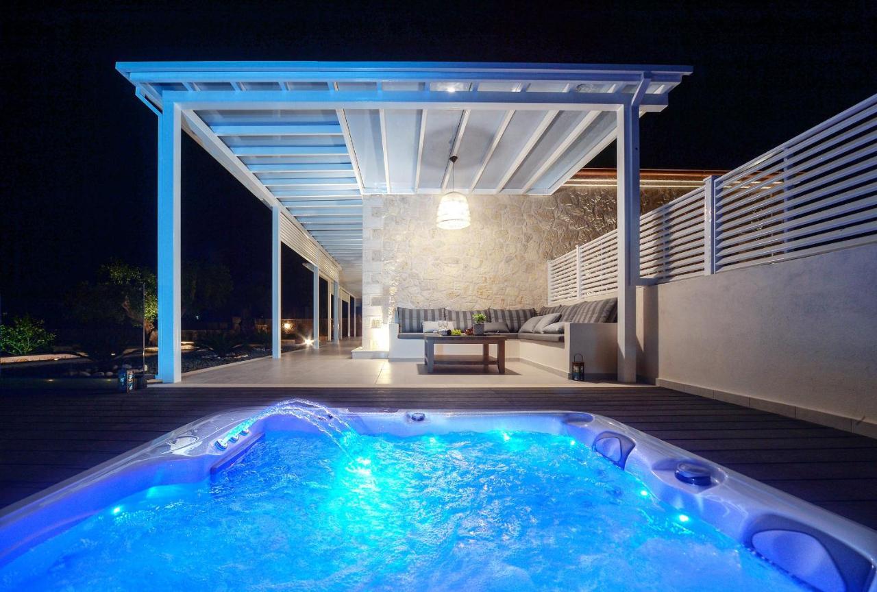 Paxos Luxury Living Junior Suites 盖奥斯 外观 照片