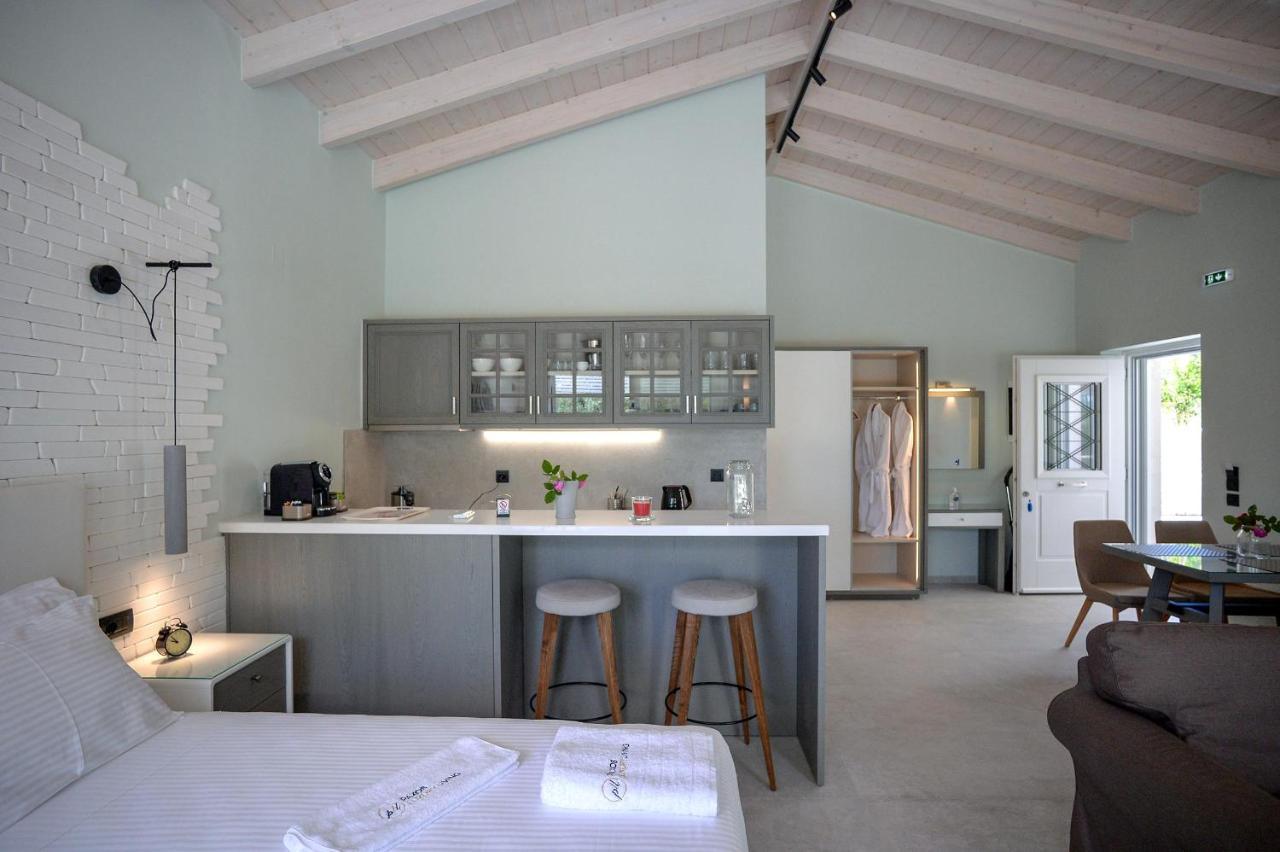 Paxos Luxury Living Junior Suites 盖奥斯 外观 照片