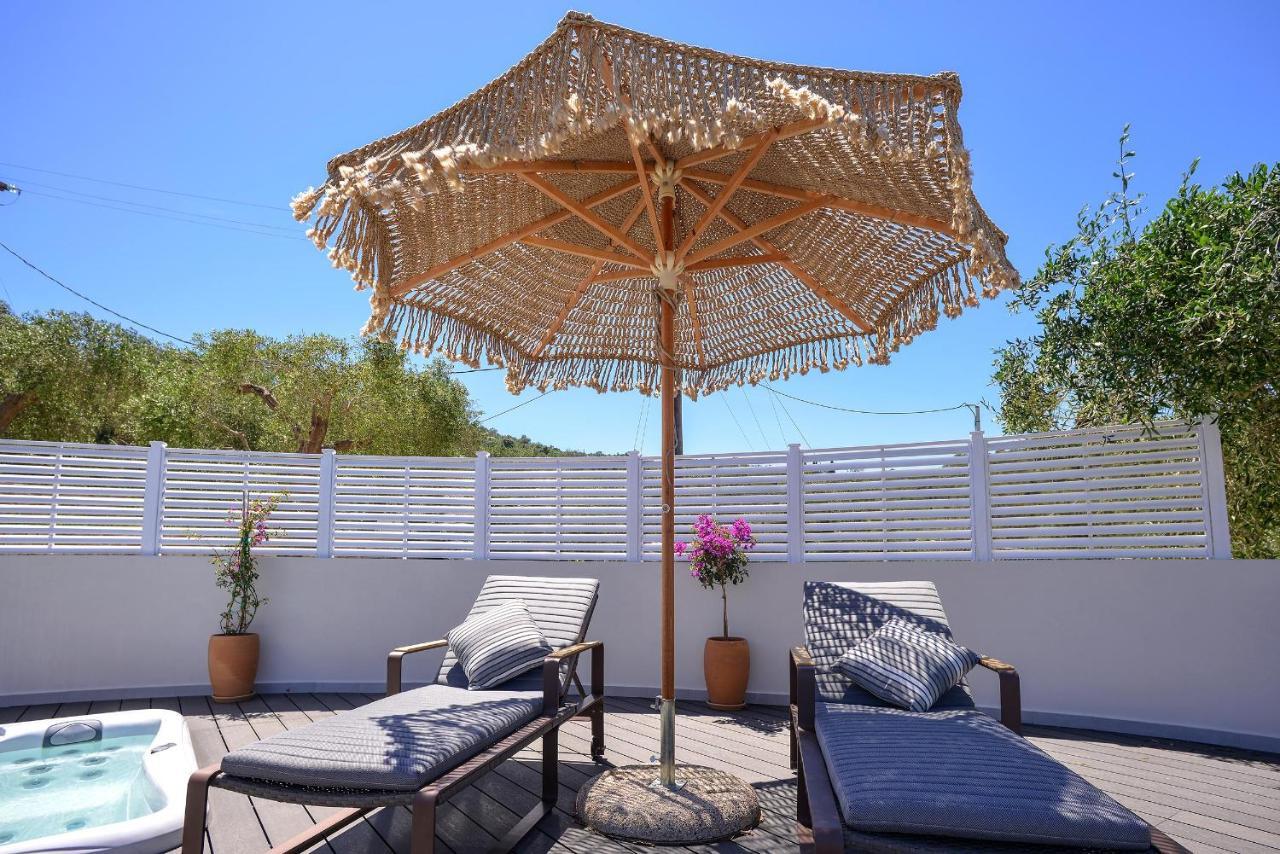 Paxos Luxury Living Junior Suites 盖奥斯 外观 照片