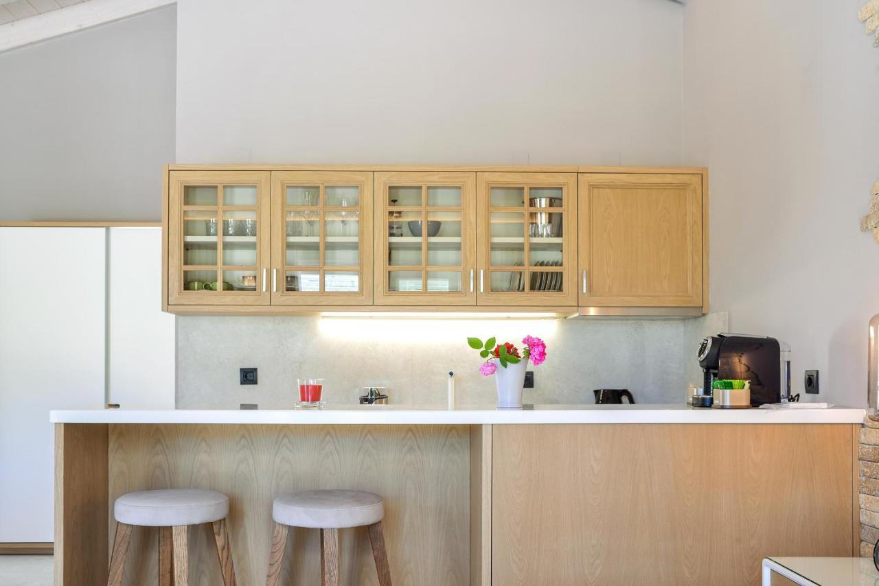 Paxos Luxury Living Junior Suites 盖奥斯 外观 照片