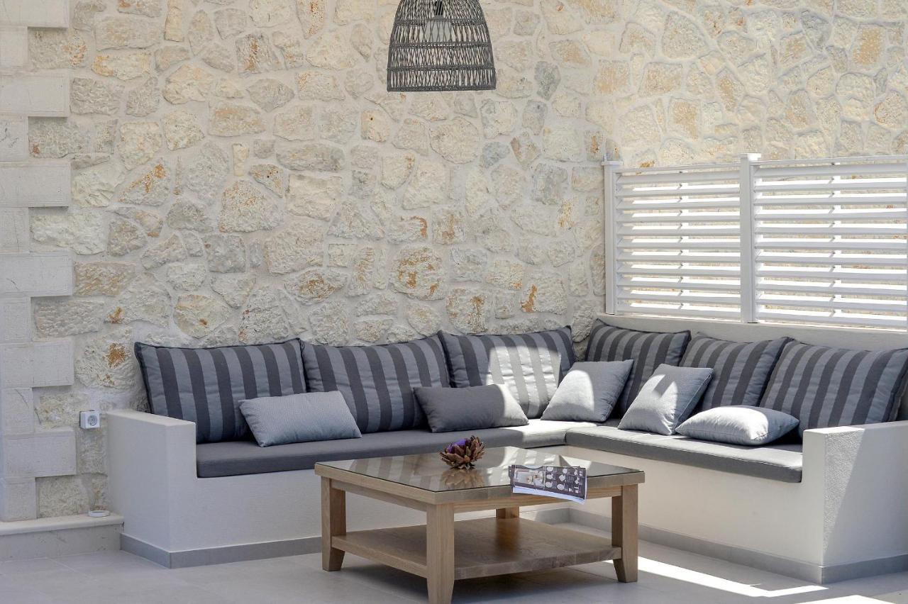 Paxos Luxury Living Junior Suites 盖奥斯 外观 照片